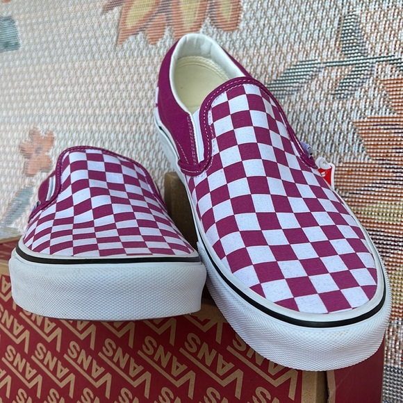Vans Classic Slip-0n
(Checkerboard) Fuchsia Re VN000XG8AZY
Men’s Sneakers - Picture 7 of 16